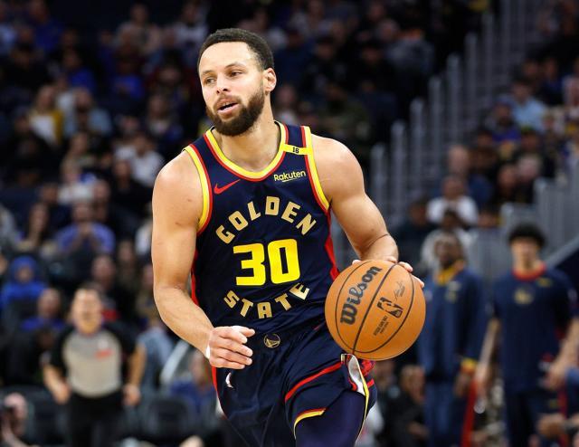 开云体育app-勇士潜流暗涌！库里不满老板双线计划，又浪费一年？