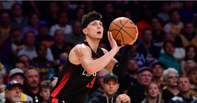 开云-巴特勒想走热火还有我！希罗致命一击带队复仇魔术