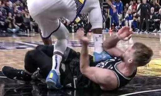 开云体育app-【观察】人生恩师亲自为追梦量刑 禁赛一场仍引争议