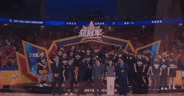 kaiyun-上海男篮时隔24年夺冠，姚明场边见证上海男篮夺得第二冠